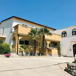 https://apartments-dujmovic-baska-krk.primorje-gorskikotar.com